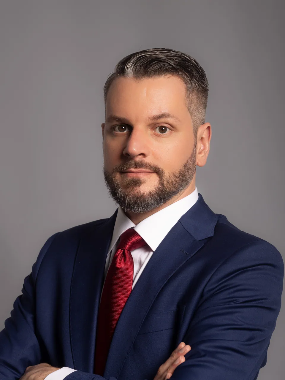 Retrato profissional de Luís Octávio Outeiral Velho, sócio fundador do Outeiral Advocacia.